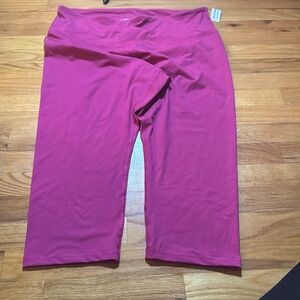 Old Navy NWT Crop leggings size XXL